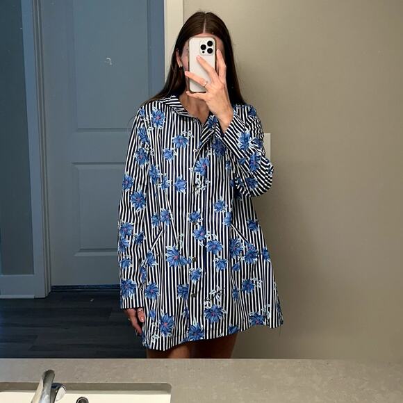 Draper James Raincoat Navy and White Stripes with Flowers Size S - Picture 7 of 7